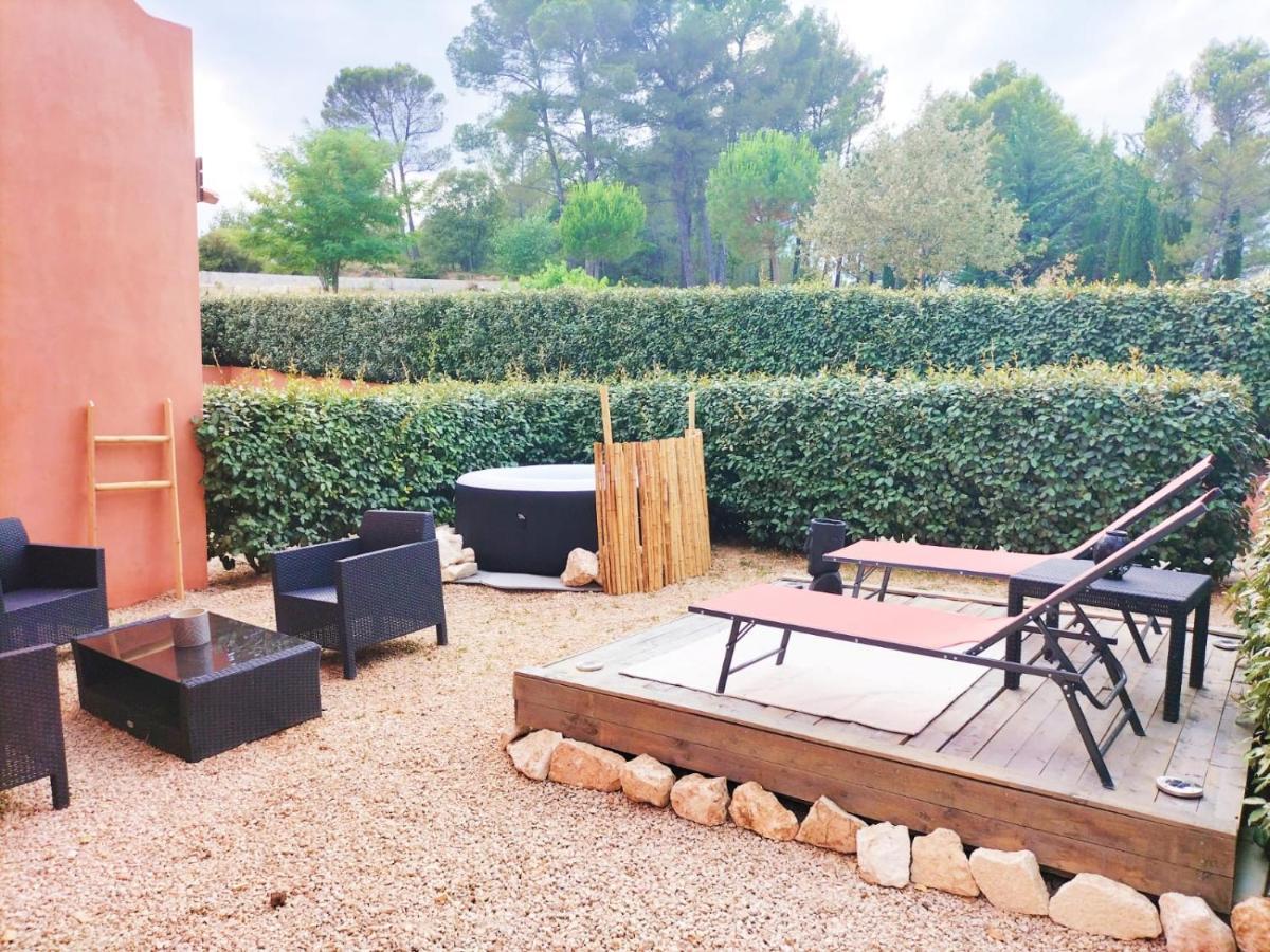 Quietude En Luberon Διαμέρισμα Roussillon en Isere Εξωτερικό φωτογραφία